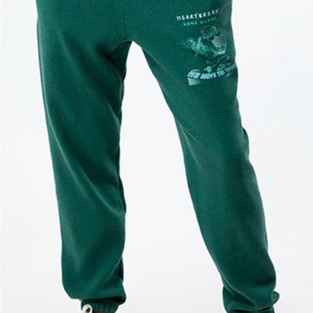 NWT Boys Lie Heartbreak Gone Viral Medium Sweatpants